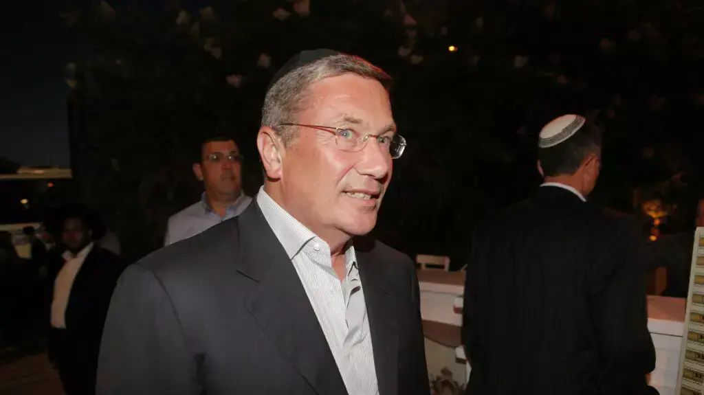 נוחי דנקנר בחתונת בנו הבכור של "הרנטגן", הרב יעקב איפרגן 9.6.2014 נוחי דנקנר בחתונת בנו הבכור של "הרנטגן", הרב יעקב איפרגן 9.6.2014