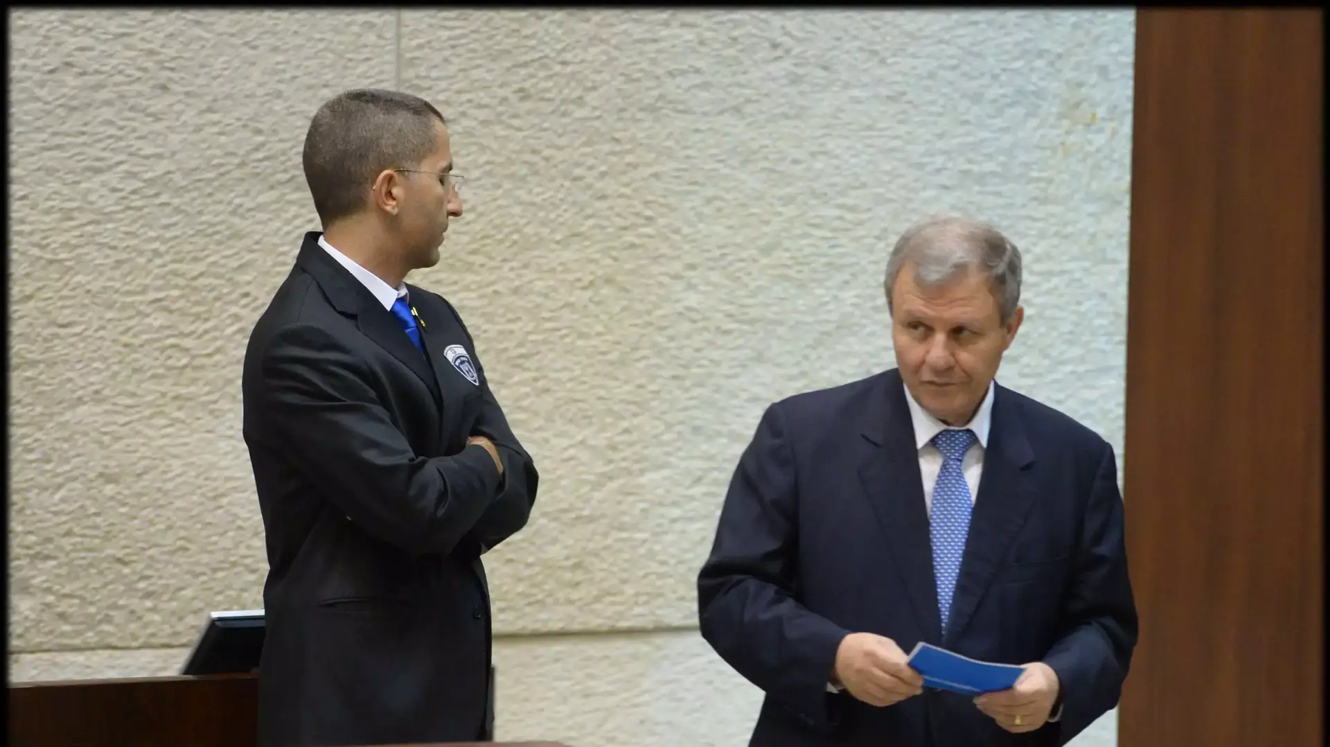המועמדים לנשיאות מצביעים במליאת הכנסת. יוני 2014