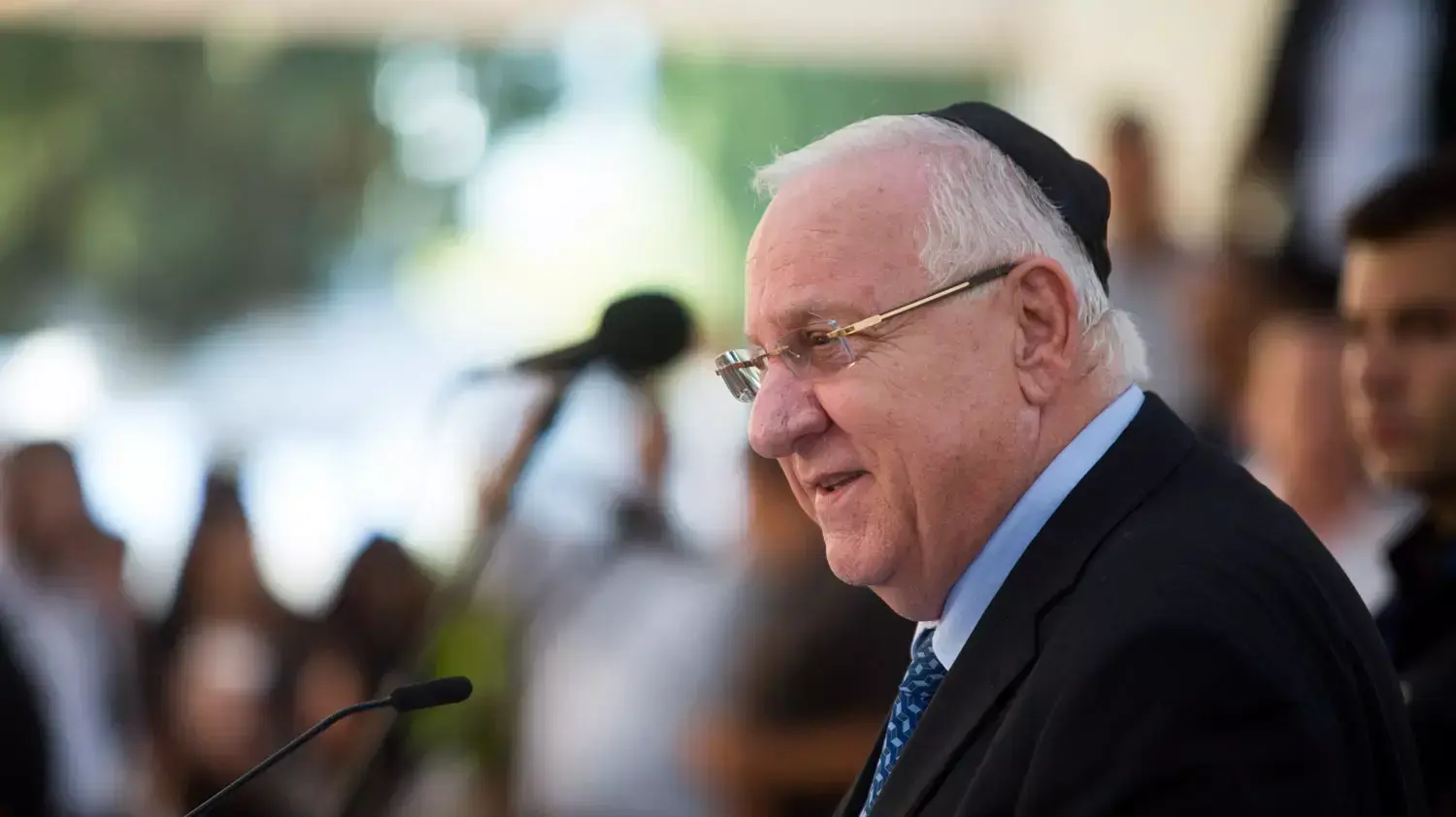 ראובן ריבלין בטקס לזכר חללי אלטלנה, בית העלמין נחלת יצחק