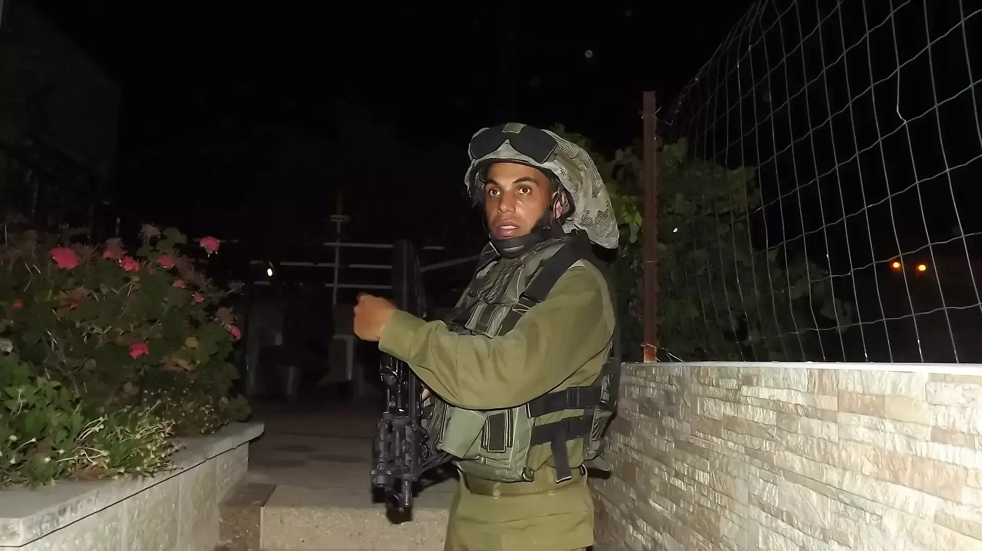 מג"ד צבר סא"ל לירן חגבי מורה לפרוץ לבית בג'נין