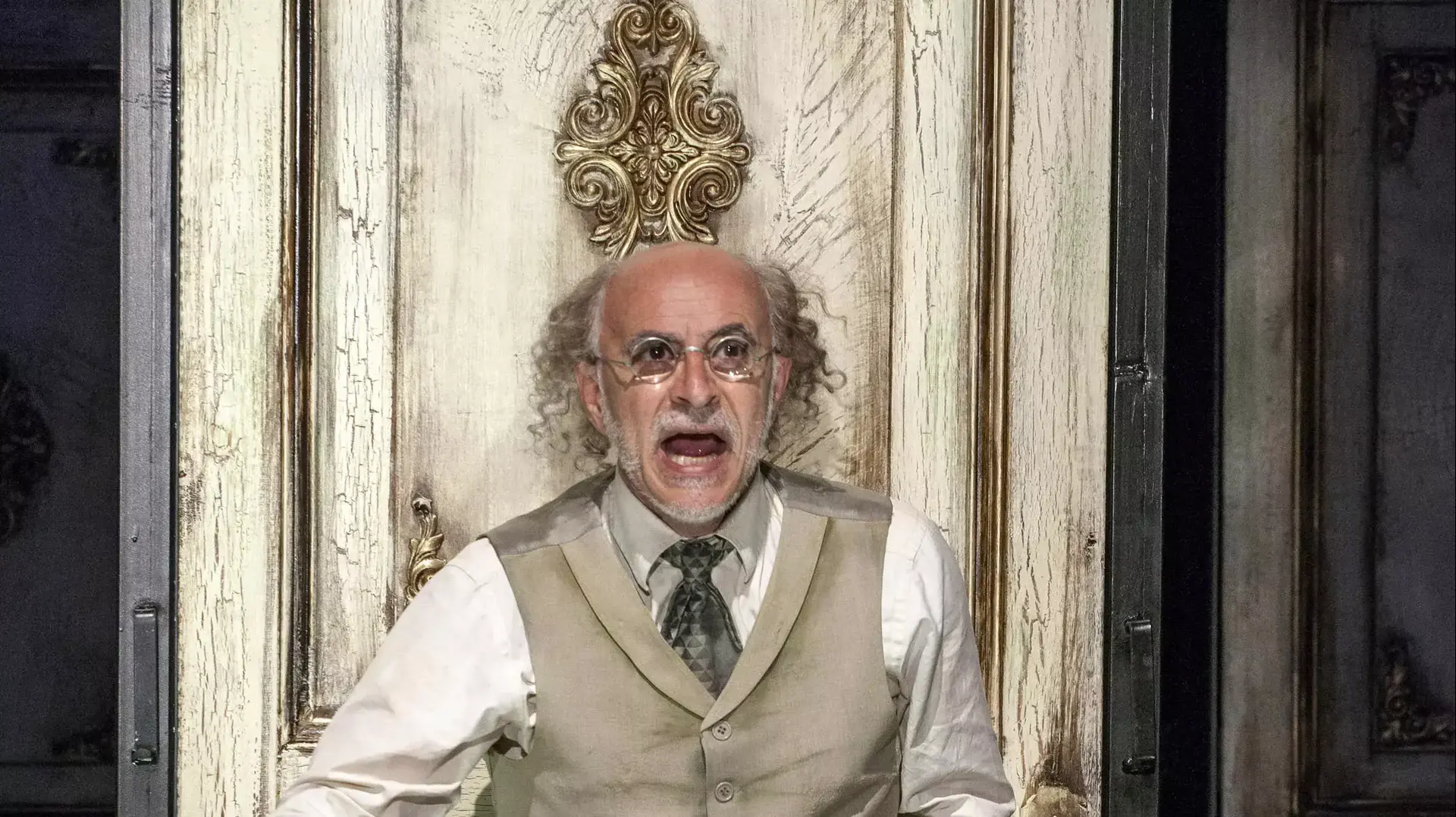 הצגה הקמצן בהבימה 2014
