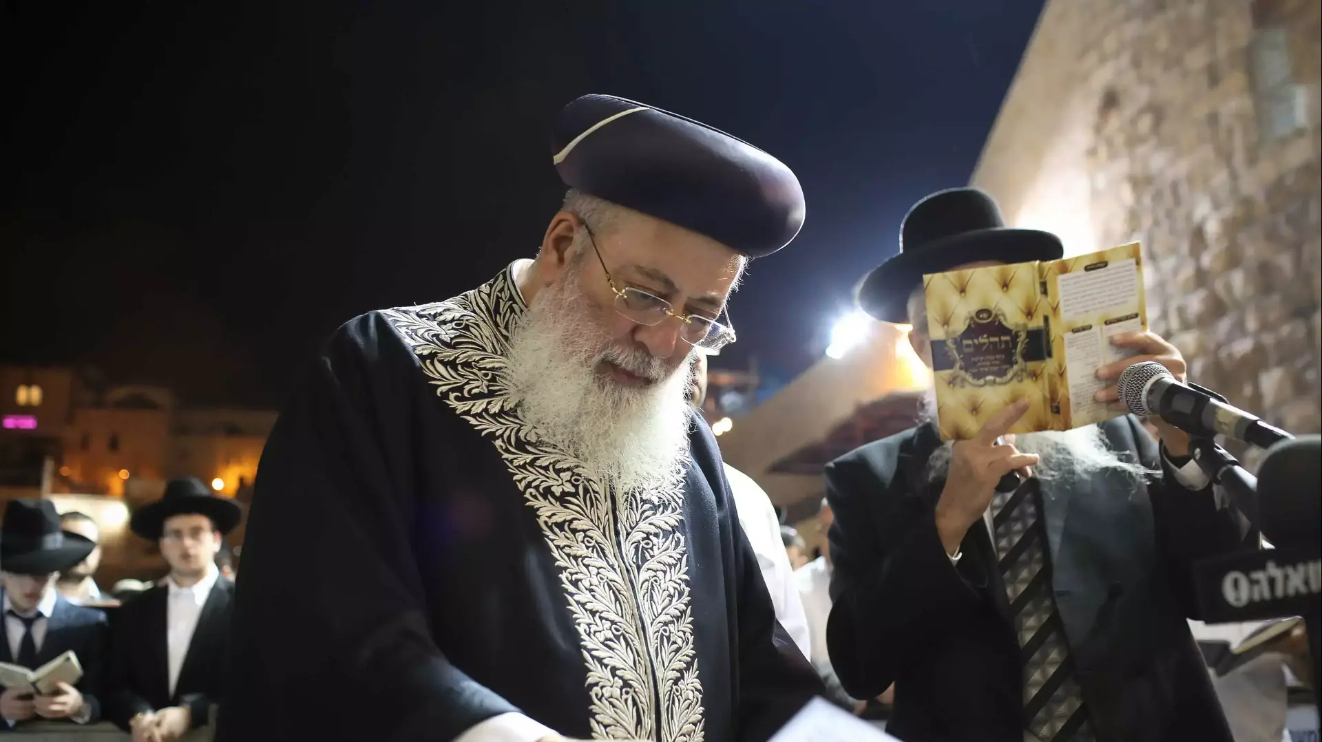 תפילה בכותל לשלום החיילים בצוק איתן