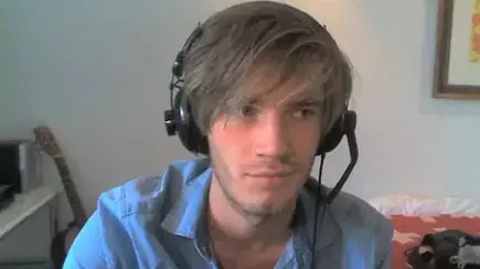 כוכב הרשת PEWDIEPIE