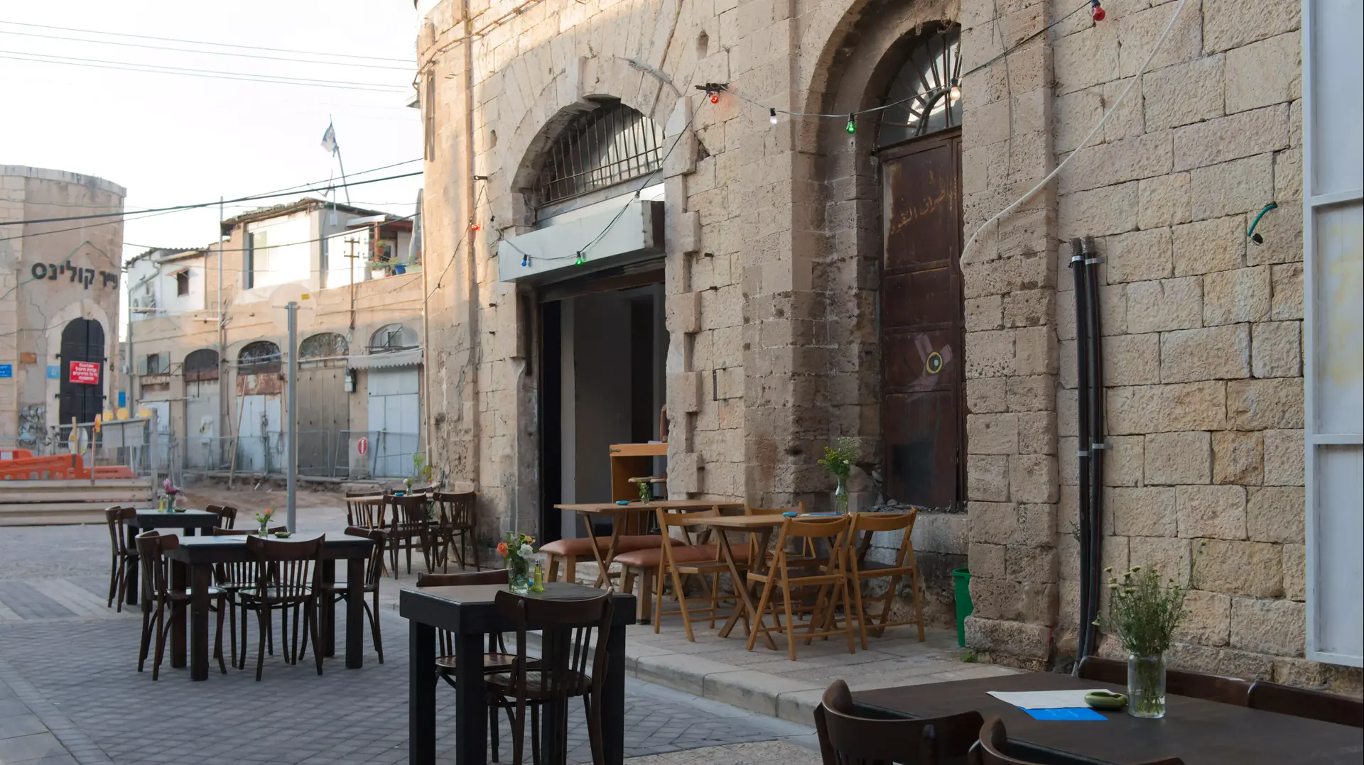 ראיון עם דפנה בר ציון במסעדת אבטליון , אוגוסט 2014