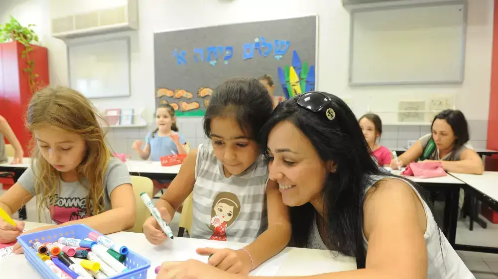 ילדי עוטף עזה בבית ספר יסודי "חופים" בקיבוץ יד מרדכי מתכוננים לפתיחת שנת הלימודים מחר, 31 באוגוסט 2014