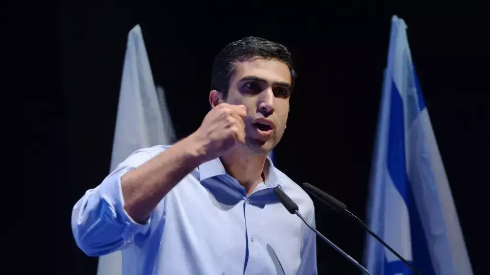 יו"ר הבית היהודי, נפתלי בנט וח"כ יוני שטבון בוועידת הבית היהודי, ספטמבר 2014