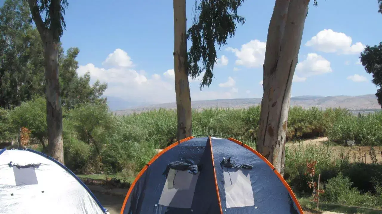 קמפינג אוהל חניון גשר להבות הבשן