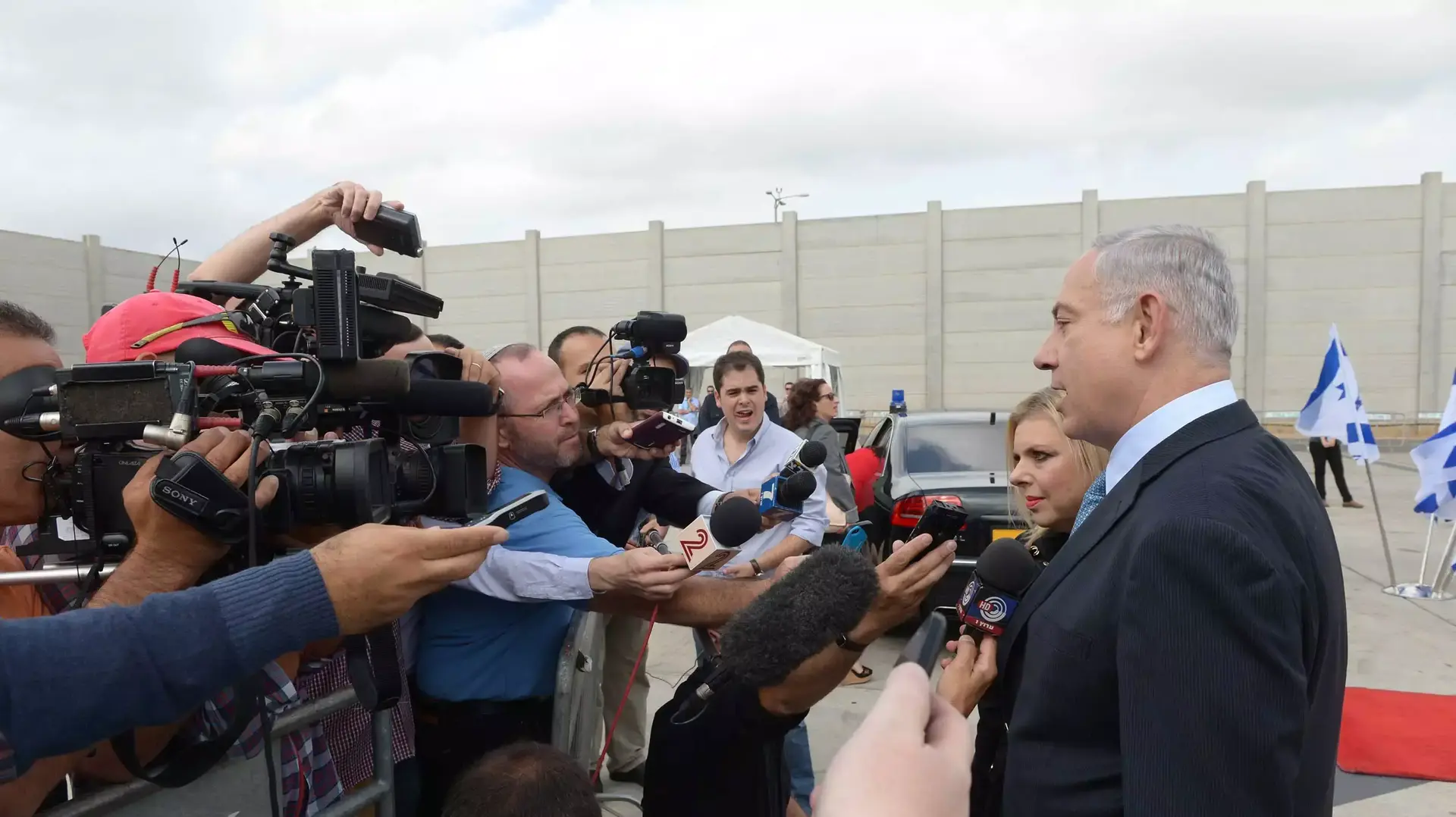 ראש הממשלה בנימין נתניהו ורעייתו שרה נתניהו ממריאים לעצרת הכללית של האו"ם בניו יורק