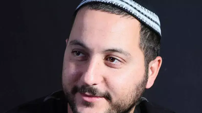 הזמר אבי בניון מתייחס לסערה סביב שירו של אחיו, עמיר בניון
