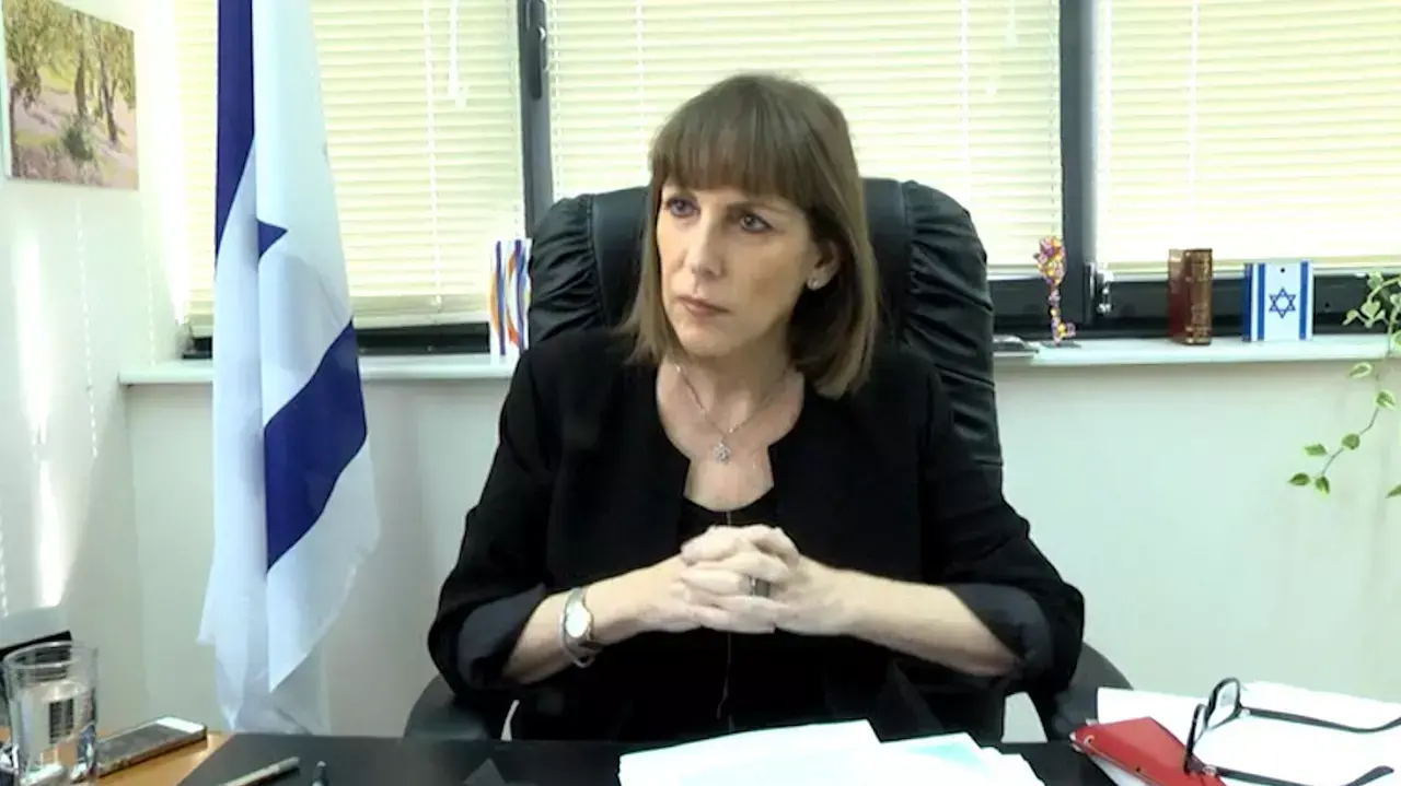 השרה לימור לבנת הודיעה על פרישה מהחיים הפוליטיים
