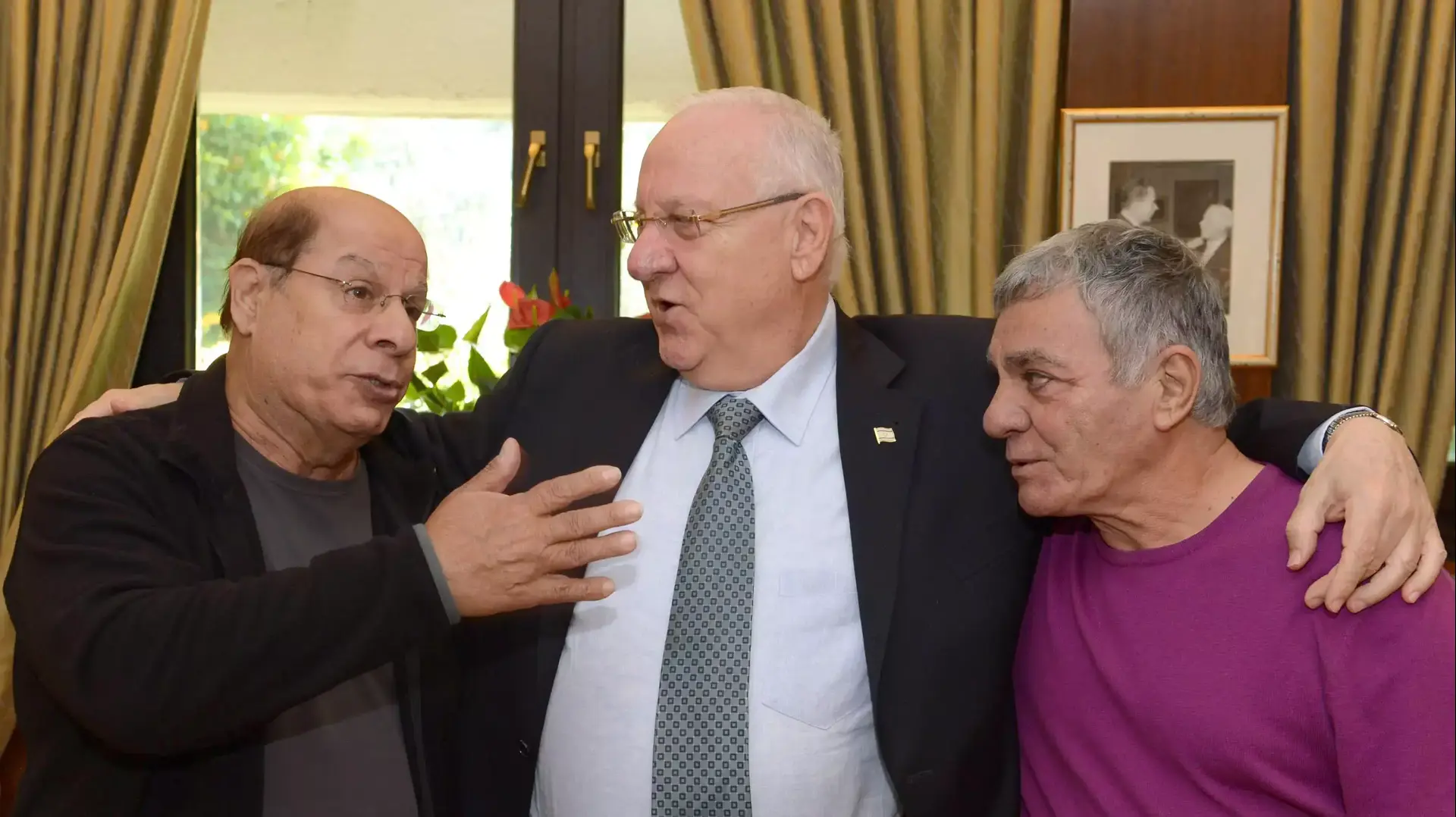 נשיא המדינה ראובן (רובי) ריבלין, פגש היום את שייקה לוי וגברי בנאי, במלאות יובל להקמת ההרכב המיתולוגי ?הגשש החיוור?