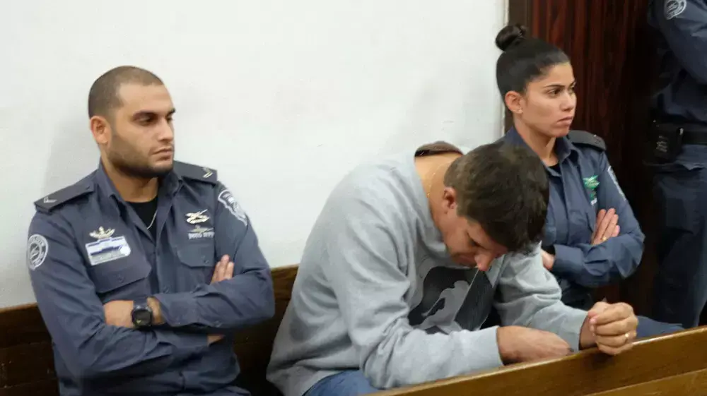 עופר צברי מובא להארכת מעצר נוספת בבית משפט השלום, תל אביב