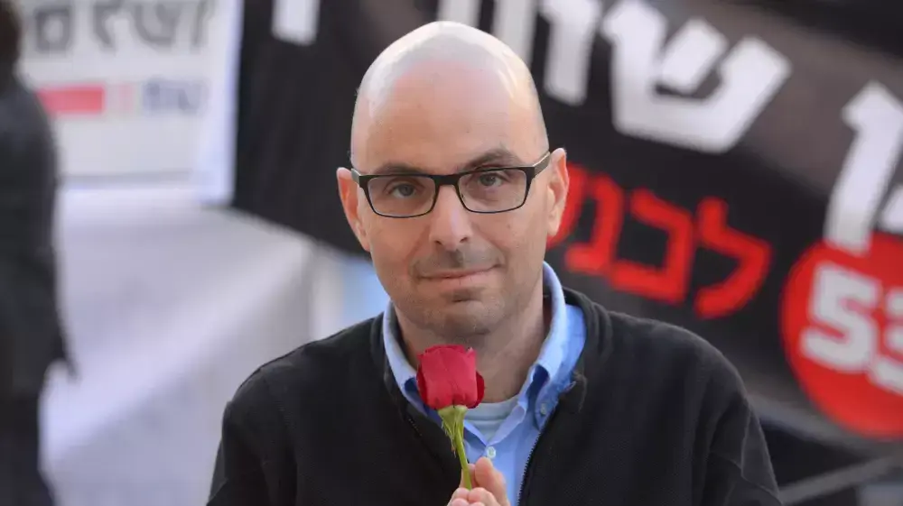 אלדד יניב בפתיחת הקלפיות לבחירות במפלגת העבודה, בית סוקולוב תל אביב ינואר 2015