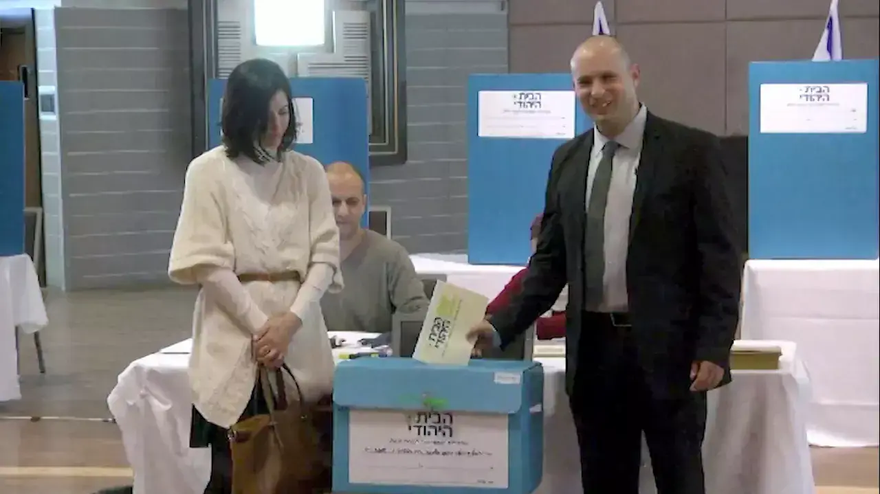 בנט הצביע בפריימריז של הבית היהודי: "נעשה שינוי היסטורי במפה הפוליטית"