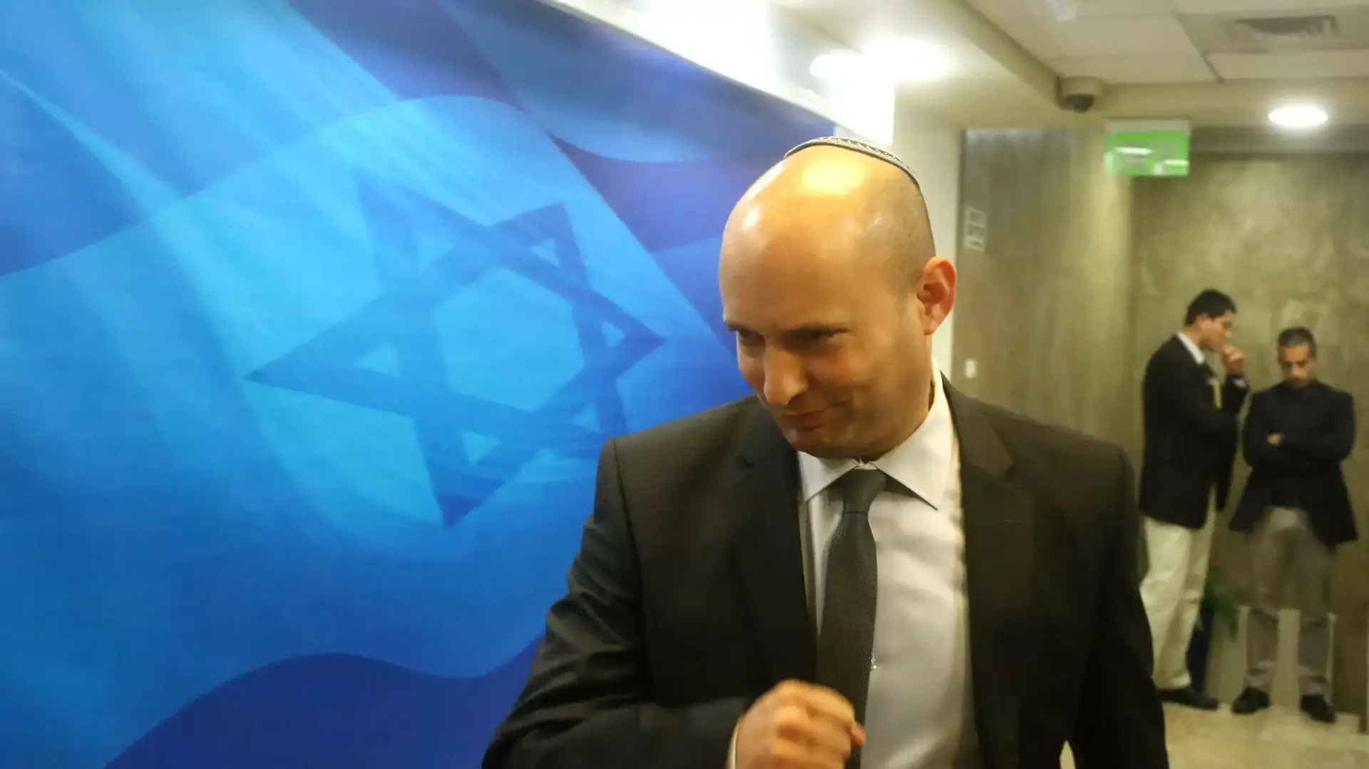 השר נפתלי בנט בפתח ישיבת הממשלה, ינואר 2015