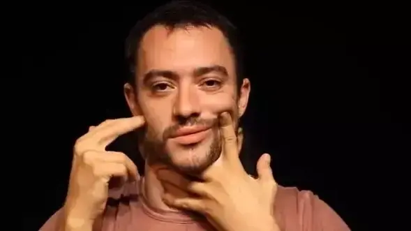 עבודה של רועי אסף