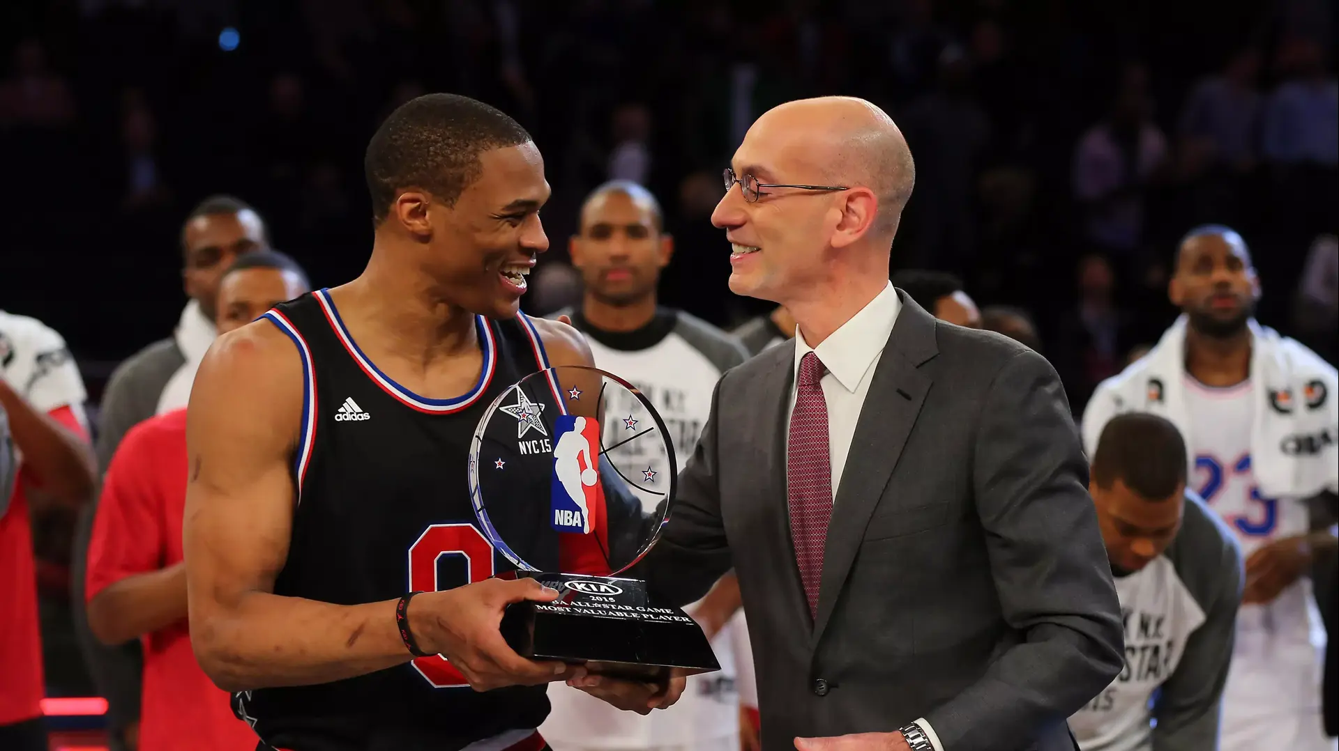 ראסל ווסטברוק זוכה בתואר ה-MVP של אולסטאר 2015