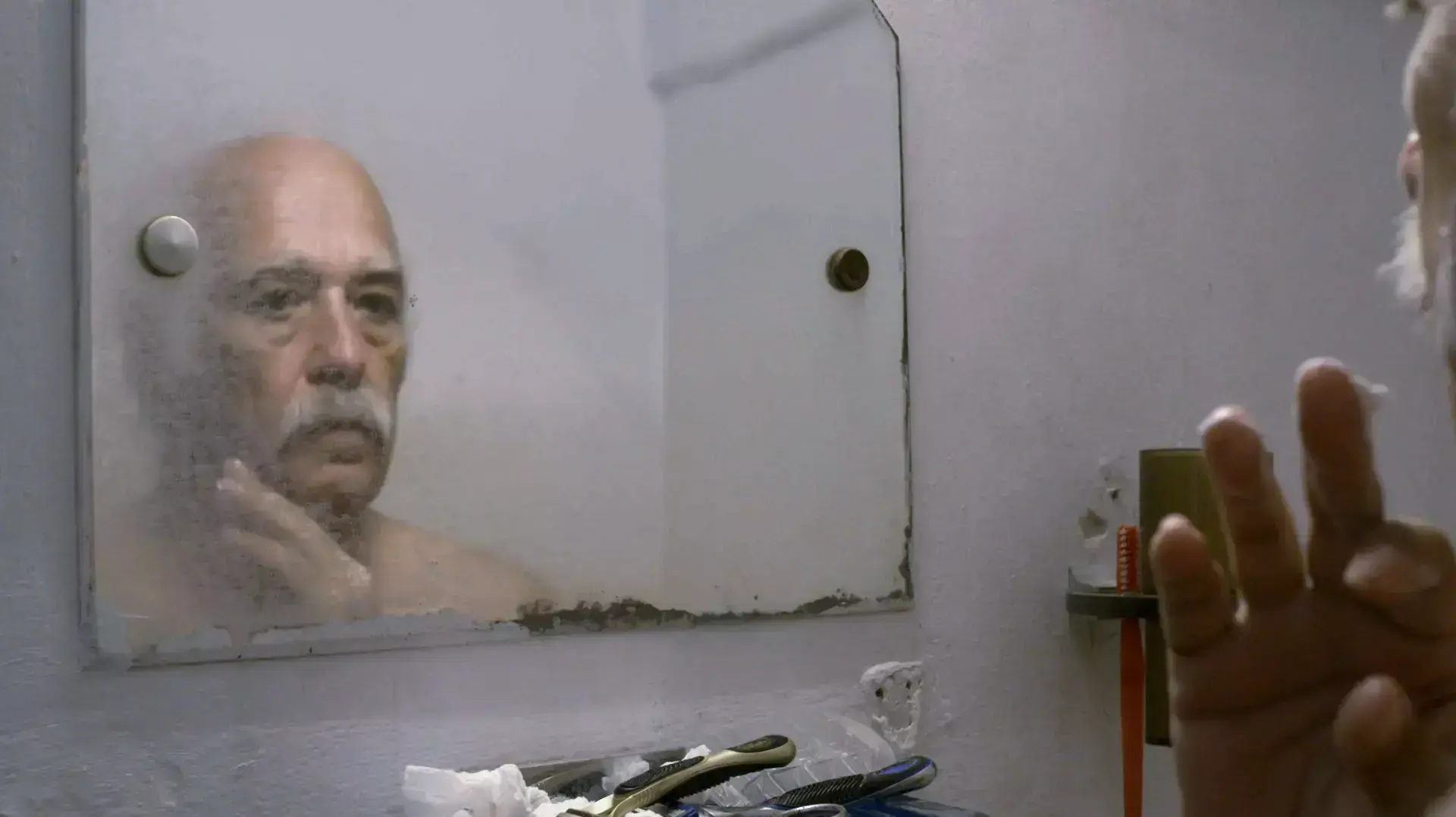 בניין אחד ו-40 אנשים רוקדים  הצצה