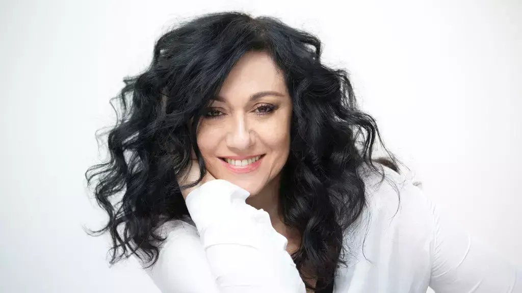 שלומית אהרון  ספרי לי רק דברים טובים