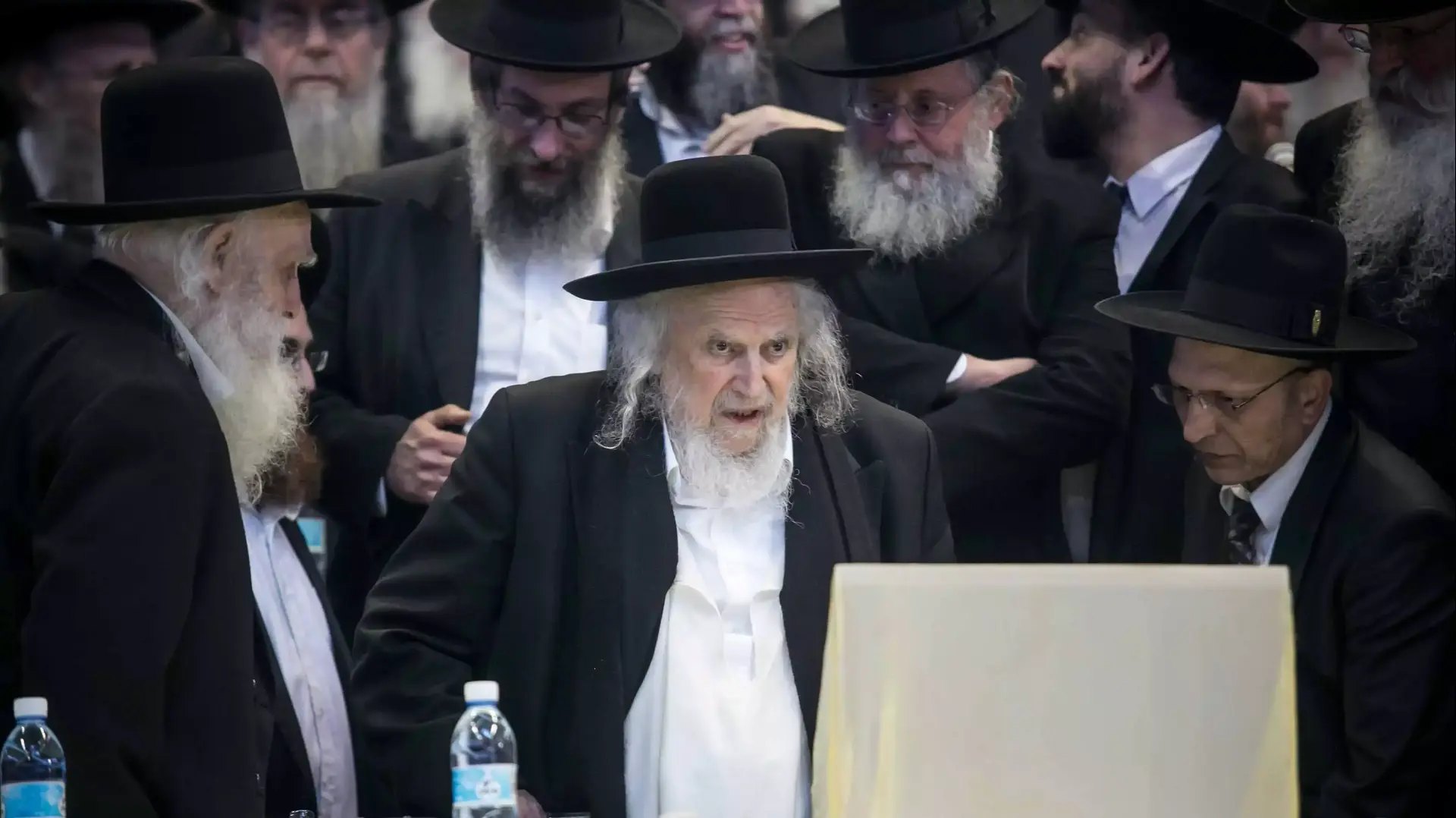 הרב אוירבך באולם ארנה, ירושלים. מרץ 2015