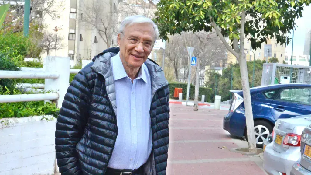 פרופסור קמיל פוקס ביום הבחירות בתל אביב, 17 במרץ 2015