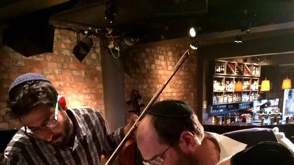 שיר בחזרה אהרון רזאל, יונתן רזאל, ניצן-חן רזאל