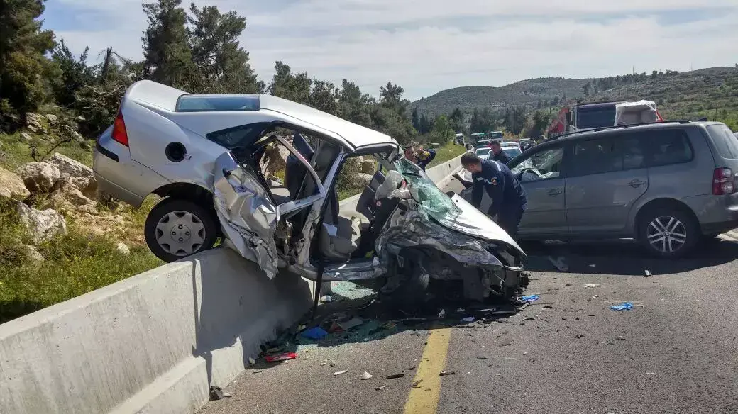 רכב שהתהפך סמוך לצומת גוש עציון, מרץ 2015 רכב שהתהפך סמוך לצומת גוש עציון, מרץ 2015