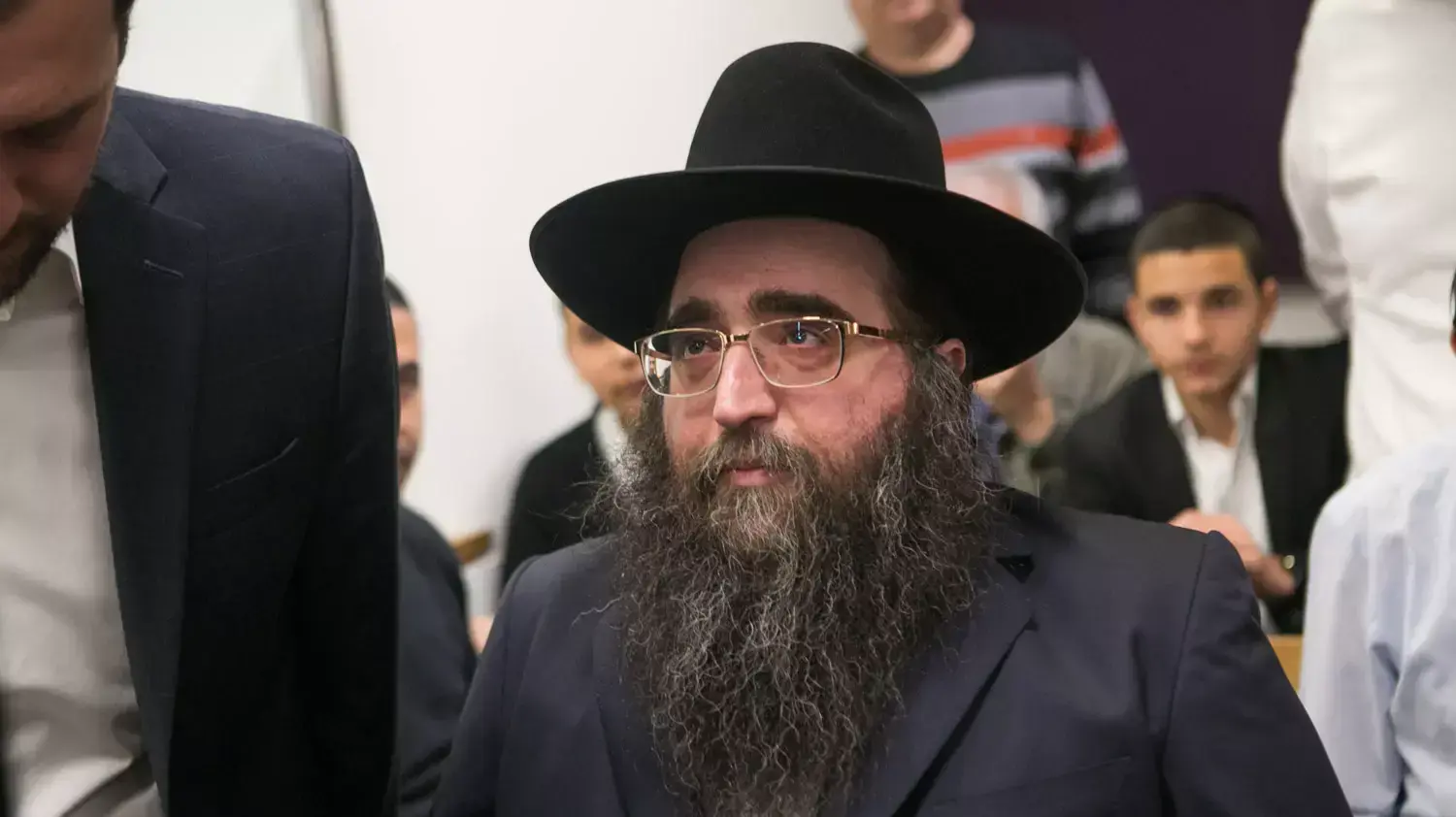 הקראת כתב האישום של הרב פינטו במחוזי בתל אביב, אפריל 2015