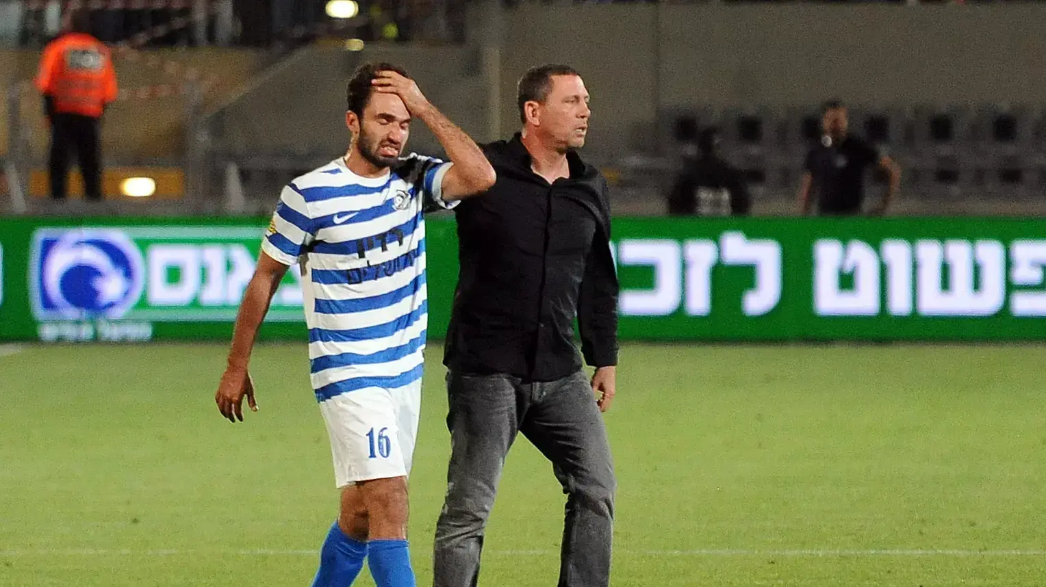 ניר קלינגר מאמן מ.ס. אשדוד (ימין) עם מיכאל אוחנה