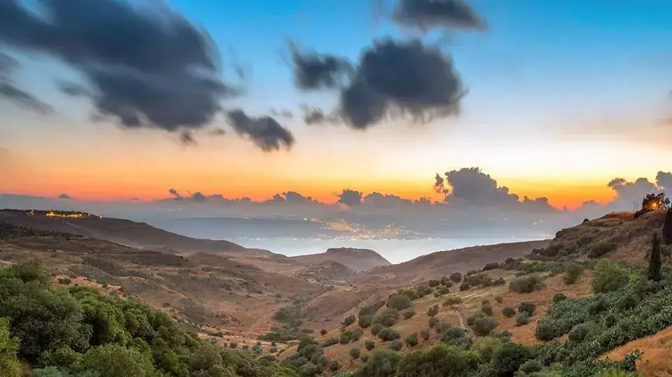 תצפית בעין פיק בגולן לכיוון הכנרת