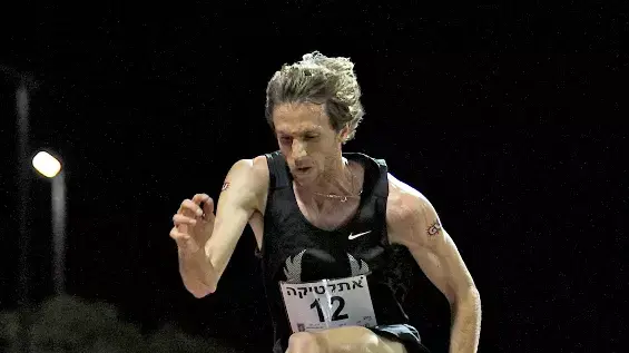 נועם נאמן רץ מכשולים