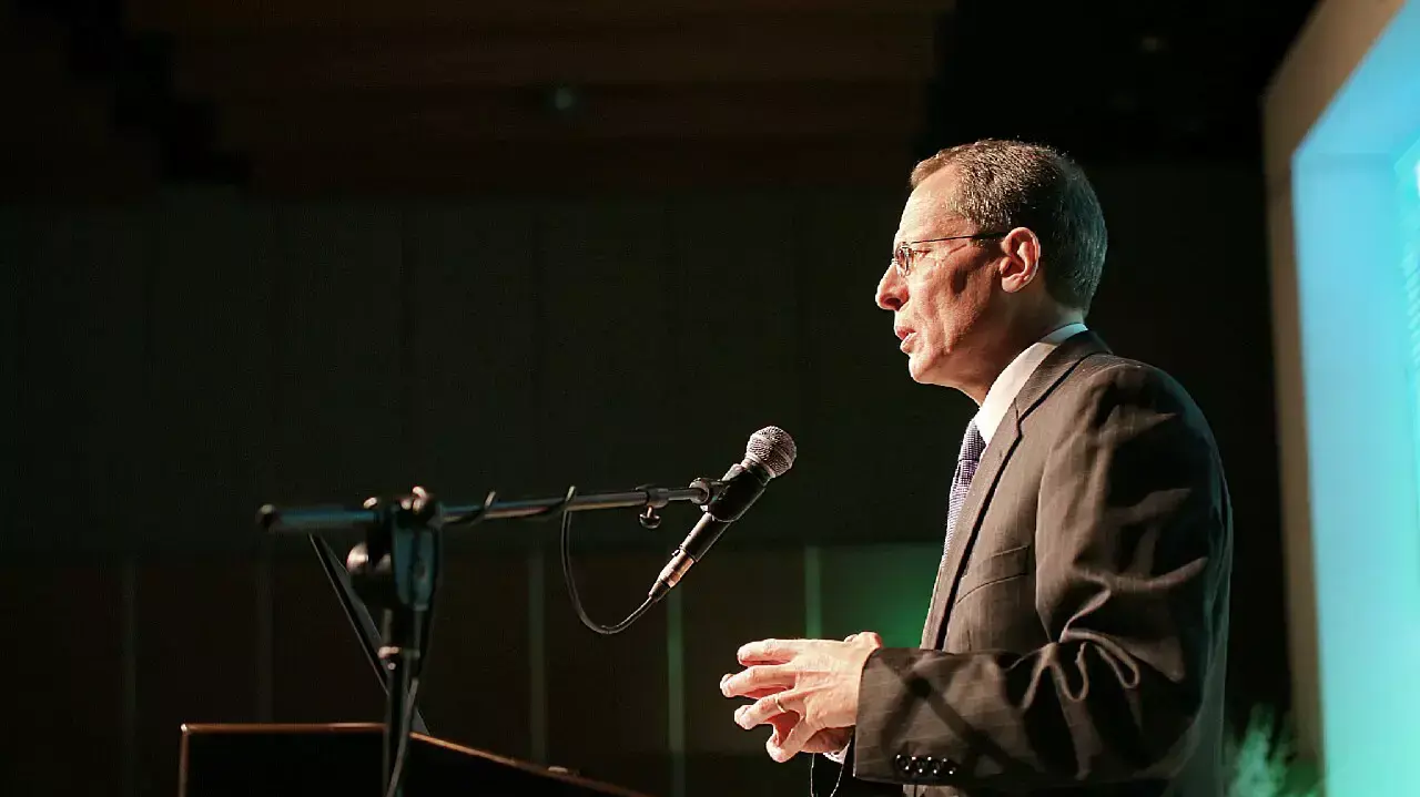 יוג'ין קנדל בוועידת האנרגיה ה-7, הילטו תל אביב, מאי 2015