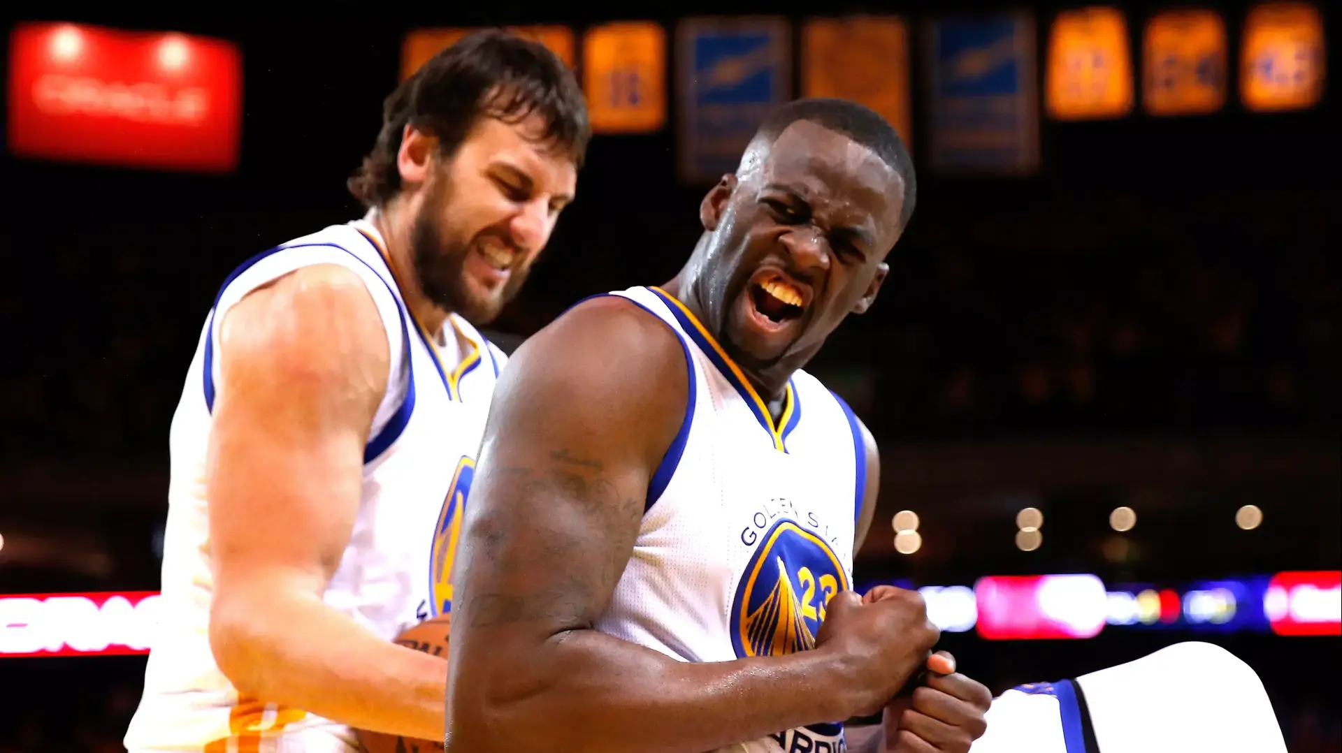 שחקני גולדן סטייט ווריורס דריימונד גרין (ימין) אנדרו בוגוט (שמאל)