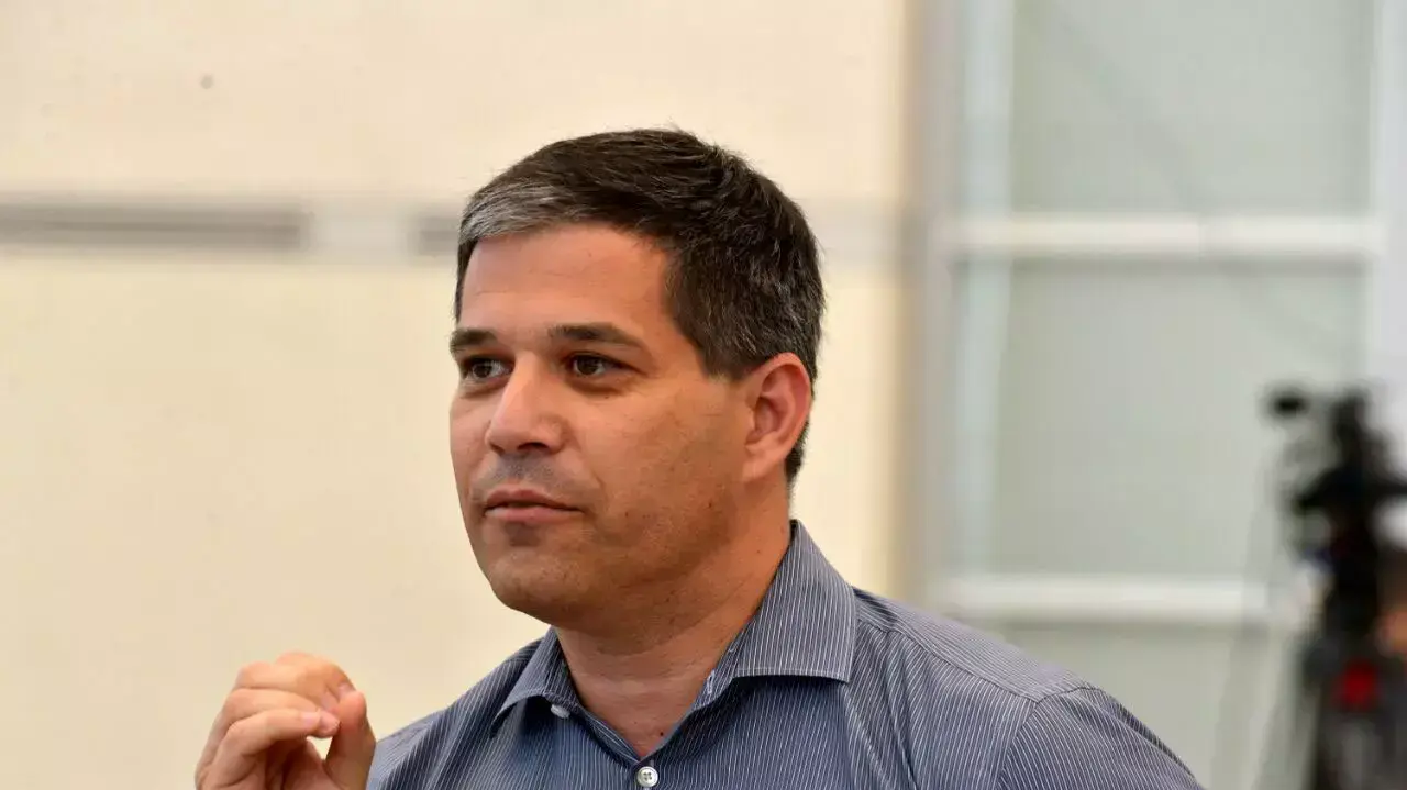 שי אגסי, מאי 2015 שי אגסי, מאי 2015