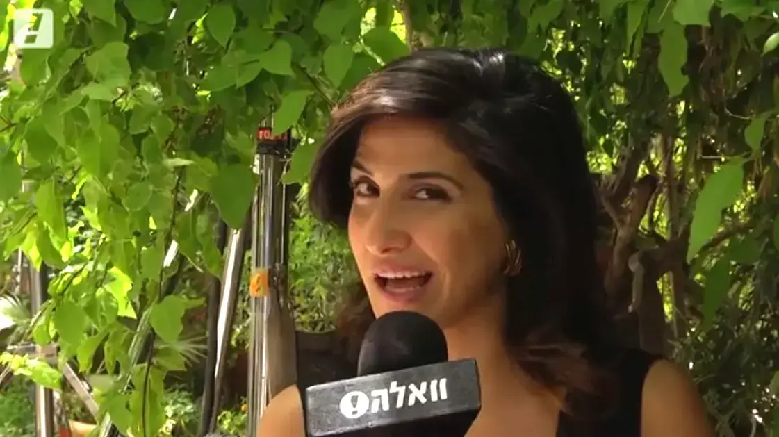 כתבת סט בצילומי העונה השנייה של הסדרה "חברות"