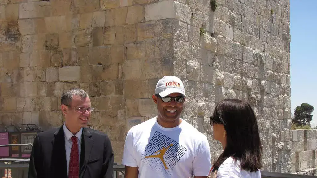 מריאנו ריברה שחקן עבר של ניו יורק יאנקיז בביקור בירושלים