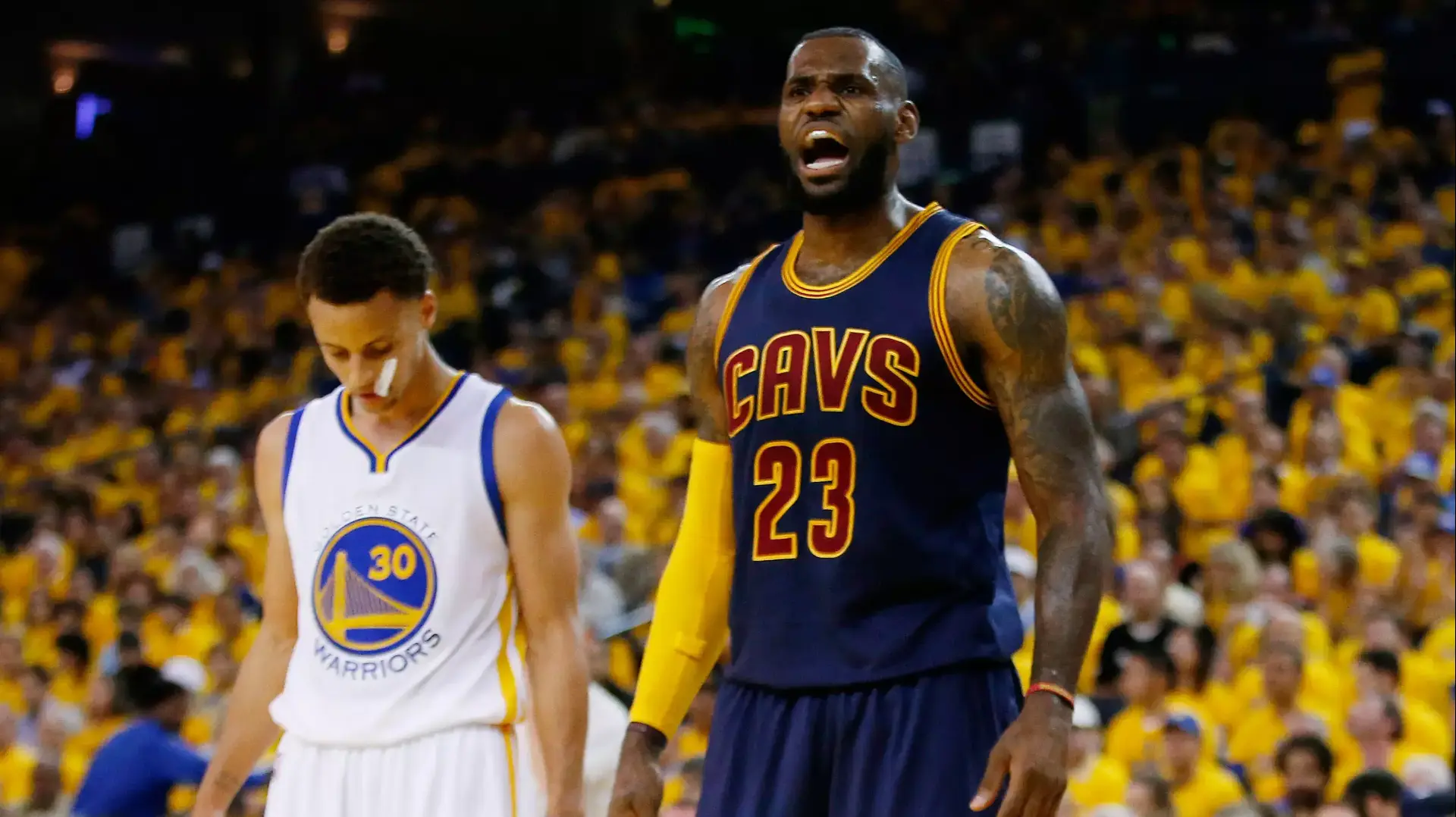 לברון ג'יימס סטף קרי סדרת גמר NBA קליבלנד נגד גולדן סטייט