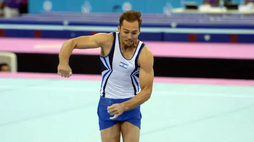המתעמל אלכס שטילוב