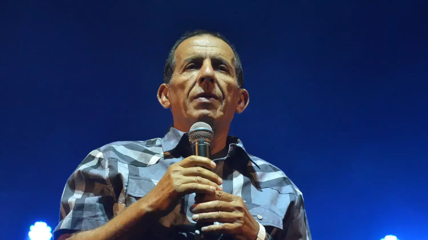 אביהו מדינה בערב מחווה לזוהר ארגוב