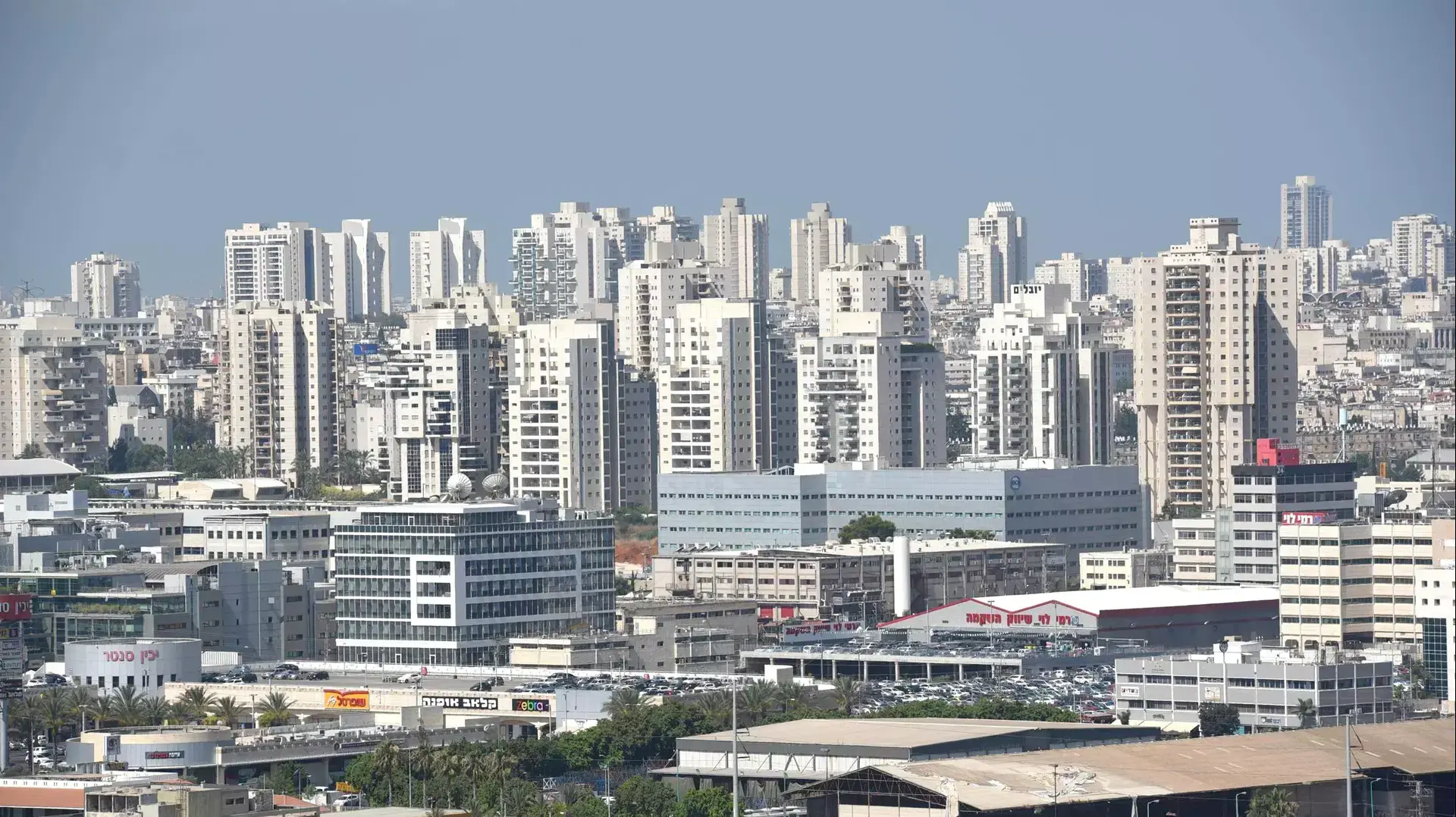 גוש דן, יולי 2015