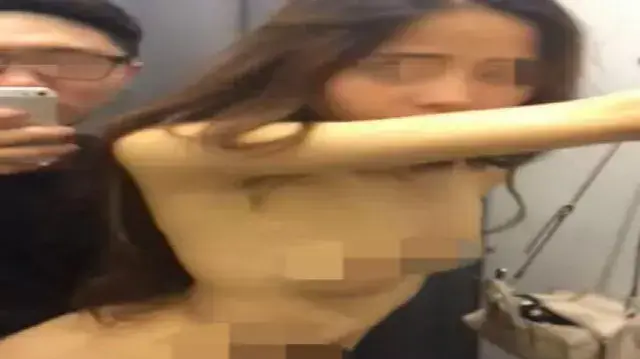 סקס בחדר הלבשה