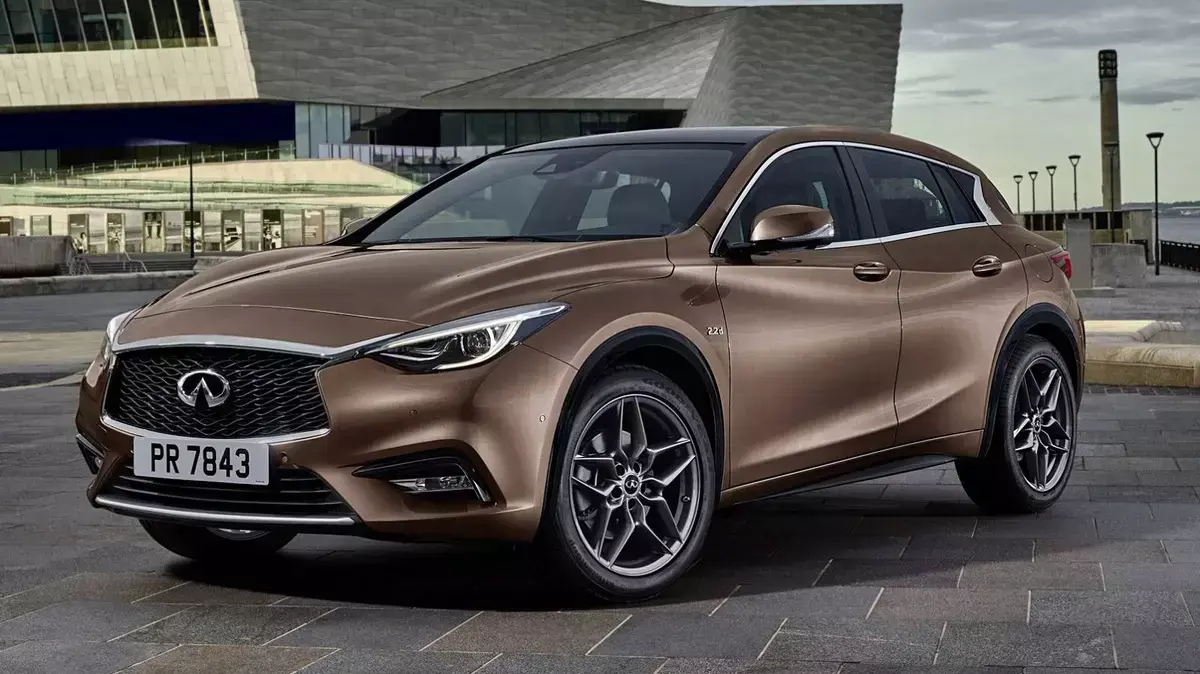 אינפיניטי Q30