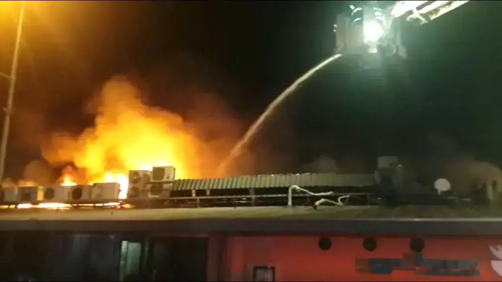 שריפה פרצה במסעדת מול ים בנמל תל אביב