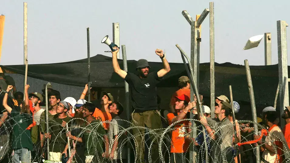 ניצב בדימוס אורי בר לב, לסדרת כתבות עשור להתנתקות