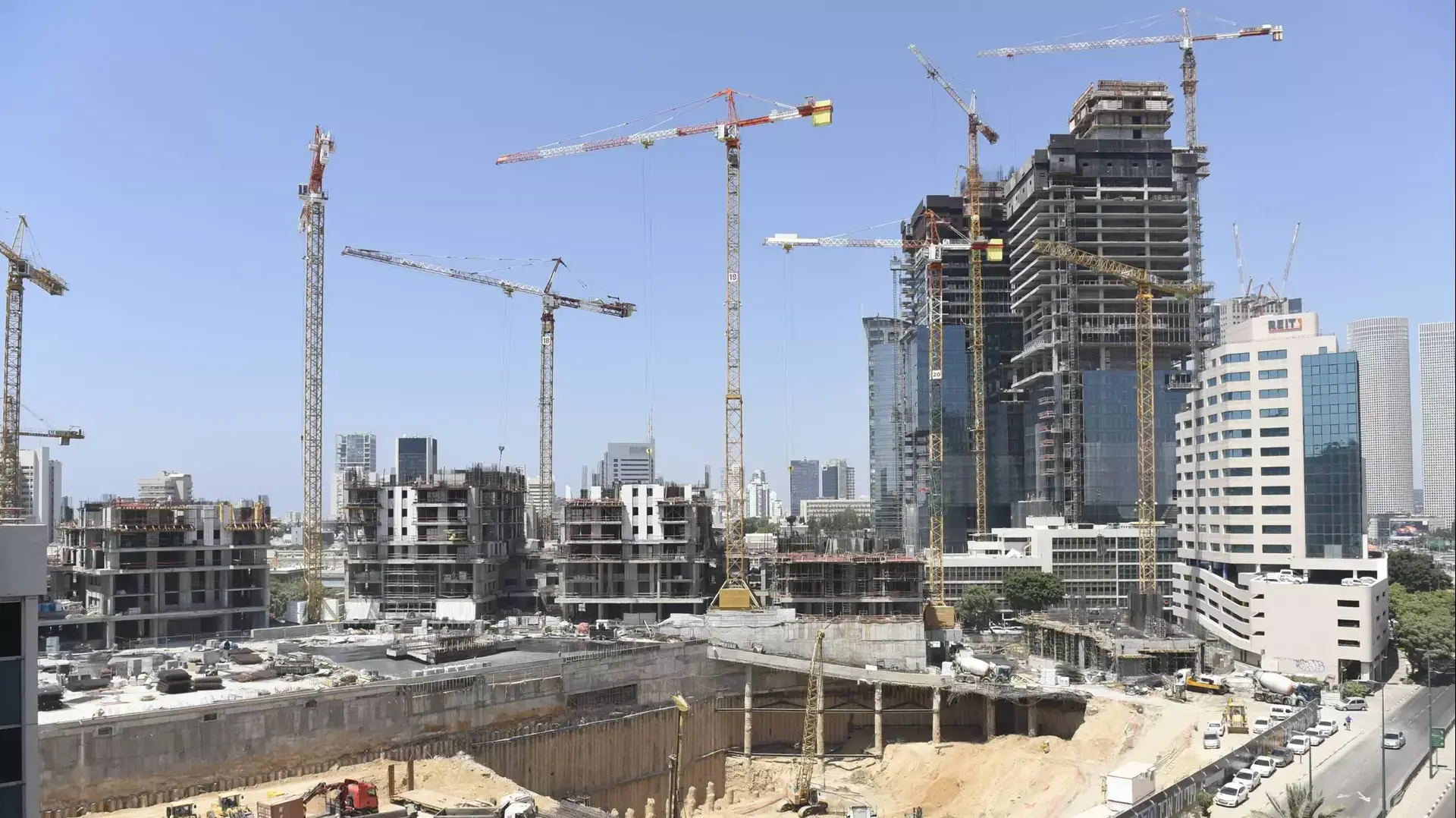 פרויקט הבנייה של גינדי בתל אביב, שוק הסיטונאים. אוגוסט 2015