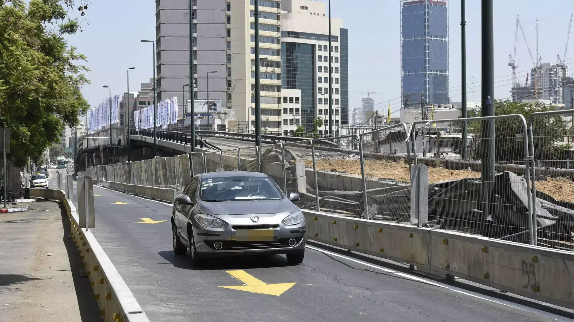 רכבים פרטיים נוסעים בנתיבי תחבורה ציבורית,אוגוסט 2015
