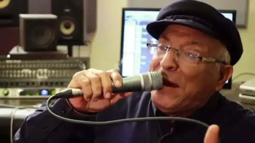 דקלון, שיר בחזרה