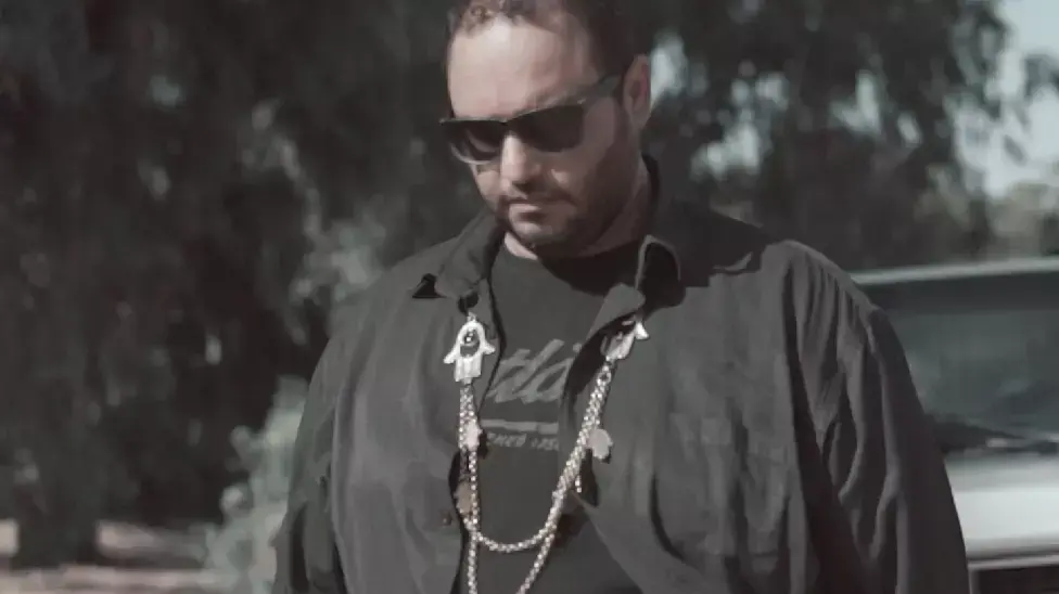 שי צברי  אבוא בגבורות קליפ
