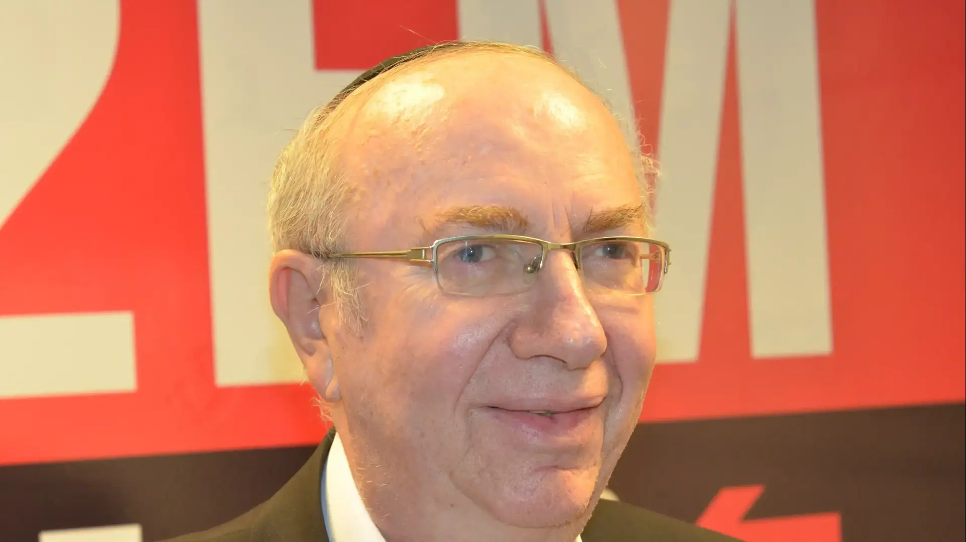 ישראל קצובר בתעודת עיתונאי