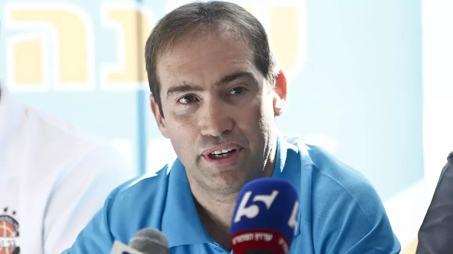 יו"ר בני הרצליה, אלדד אקוניס